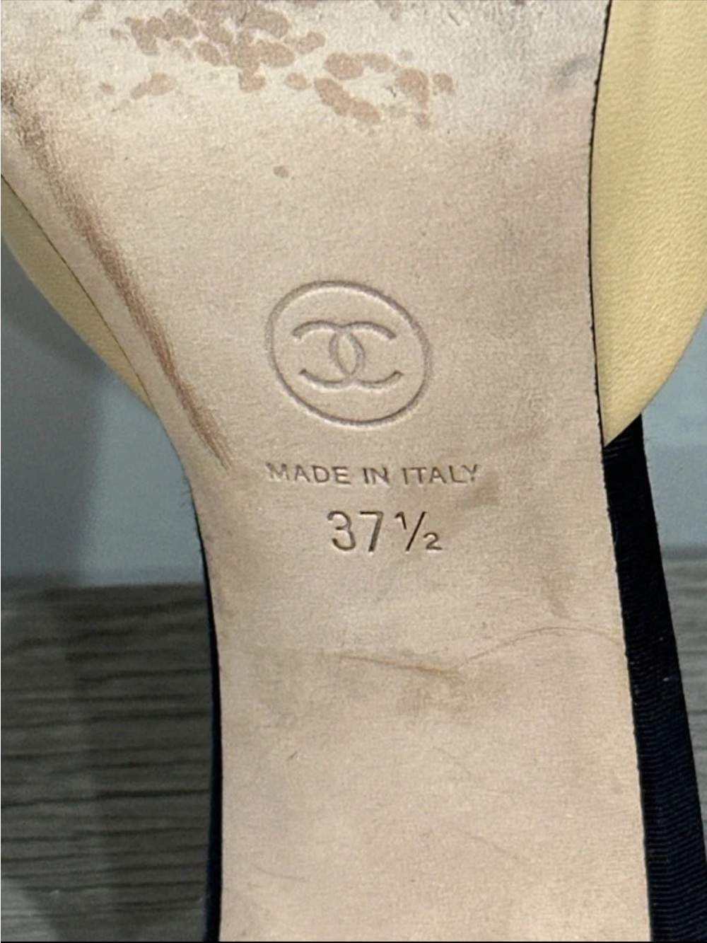 CHANEL Two-Tone Beige and Black Pointed-Toe Mules with Pearl Heel Detail 37.5 - Picture 7 of 8